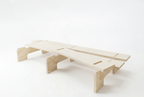 Sofá Kurosawa, de madera y elaborado artesanalmente en España para Futon Barcelona. Montaje fácil sin tornillos, por encaje, producto ecológico. Madera natural. Imagen de producto. 