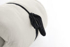 Colchoneta ecológica Zenmat, portátil y cómoda, polivalente y natural, elaborada artesanalmente con algodón y fibra de cáñamo, incluye funda lavable 100% algodón, hecha en Barcelona de forma artesanal. Ideal para Shiatsu. Color crudo y con lazo para doblar.